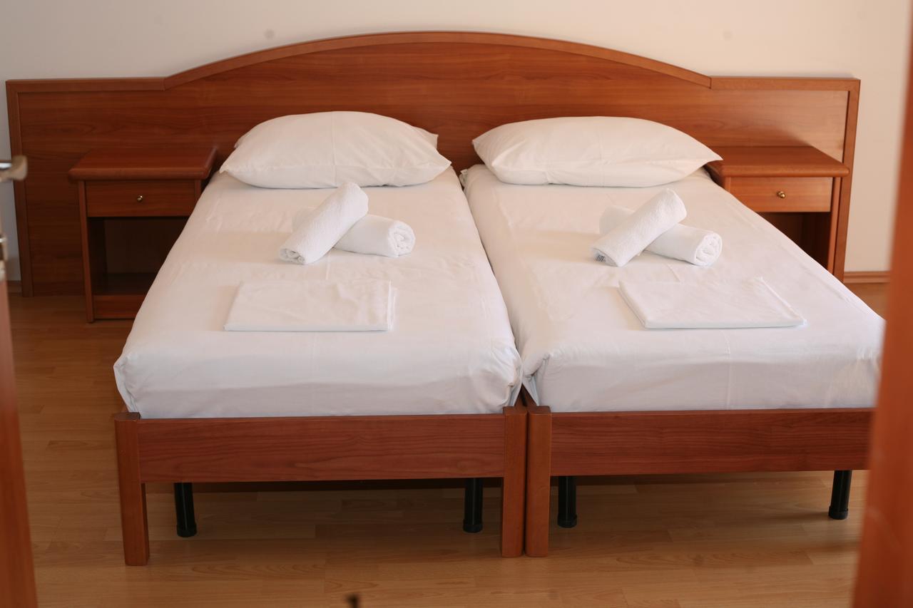Blue Frog Hotel Hrvace Екстериор снимка